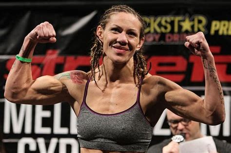 female ufc fighter nude|Former UFC champion Cris Cyborg poses naked in for racy photo。